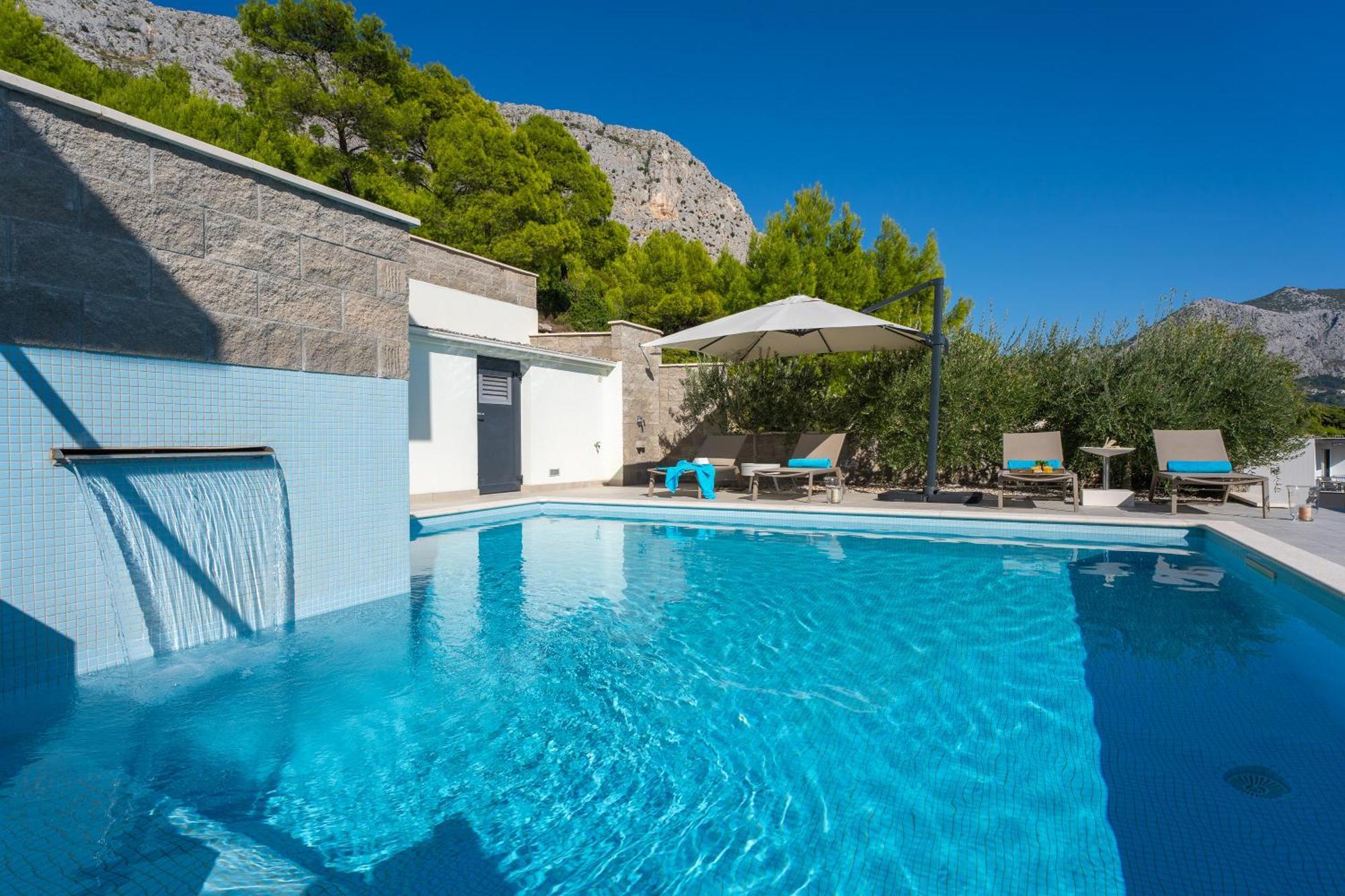 Villa Allegra With 32Msq Heated Pool, 300M Far From Sandy Beaches, Open Sea View Омиш Экстерьер фото