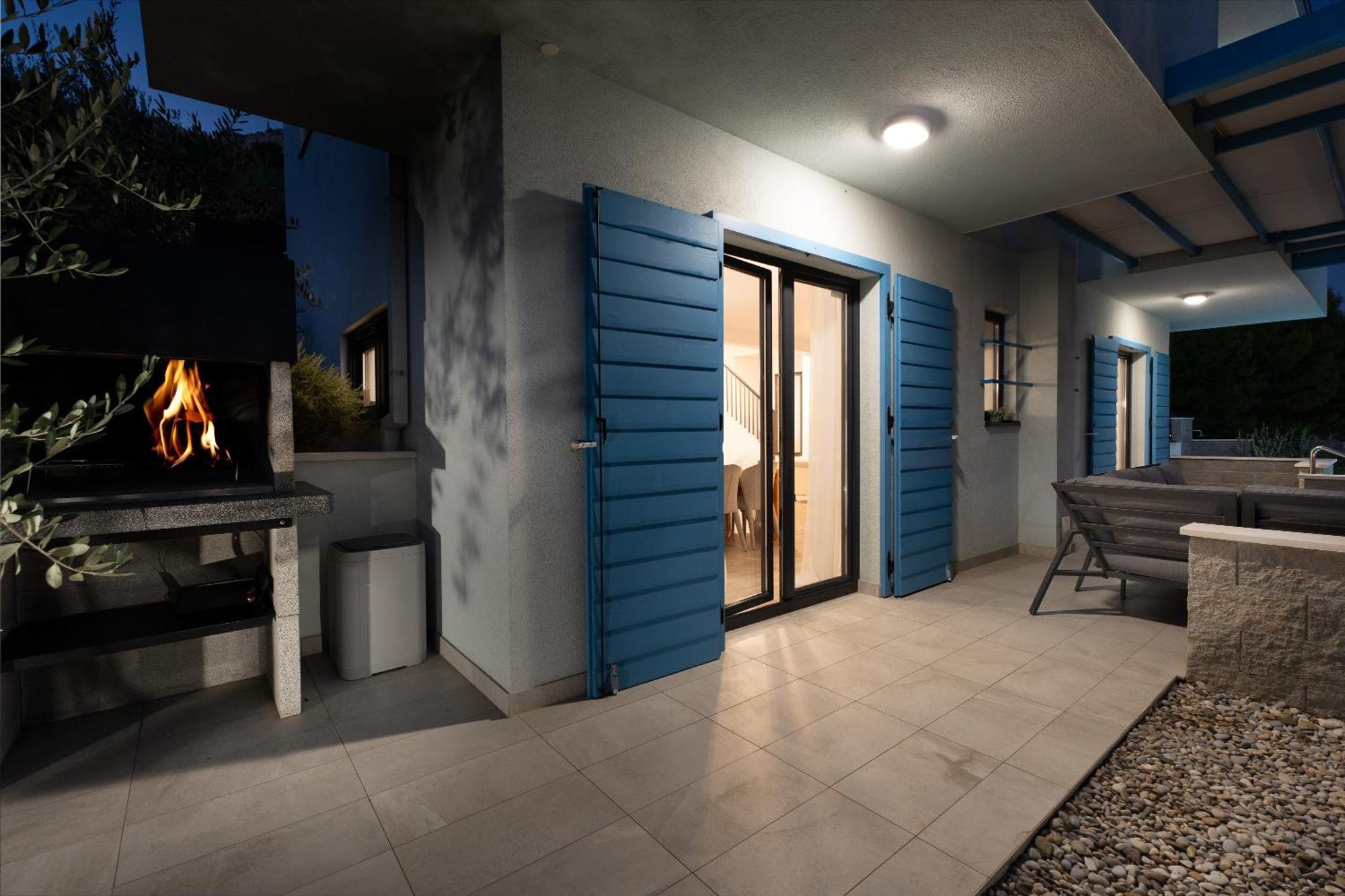 Villa Allegra With 32Msq Heated Pool, 300M Far From Sandy Beaches, Open Sea View Омиш Экстерьер фото