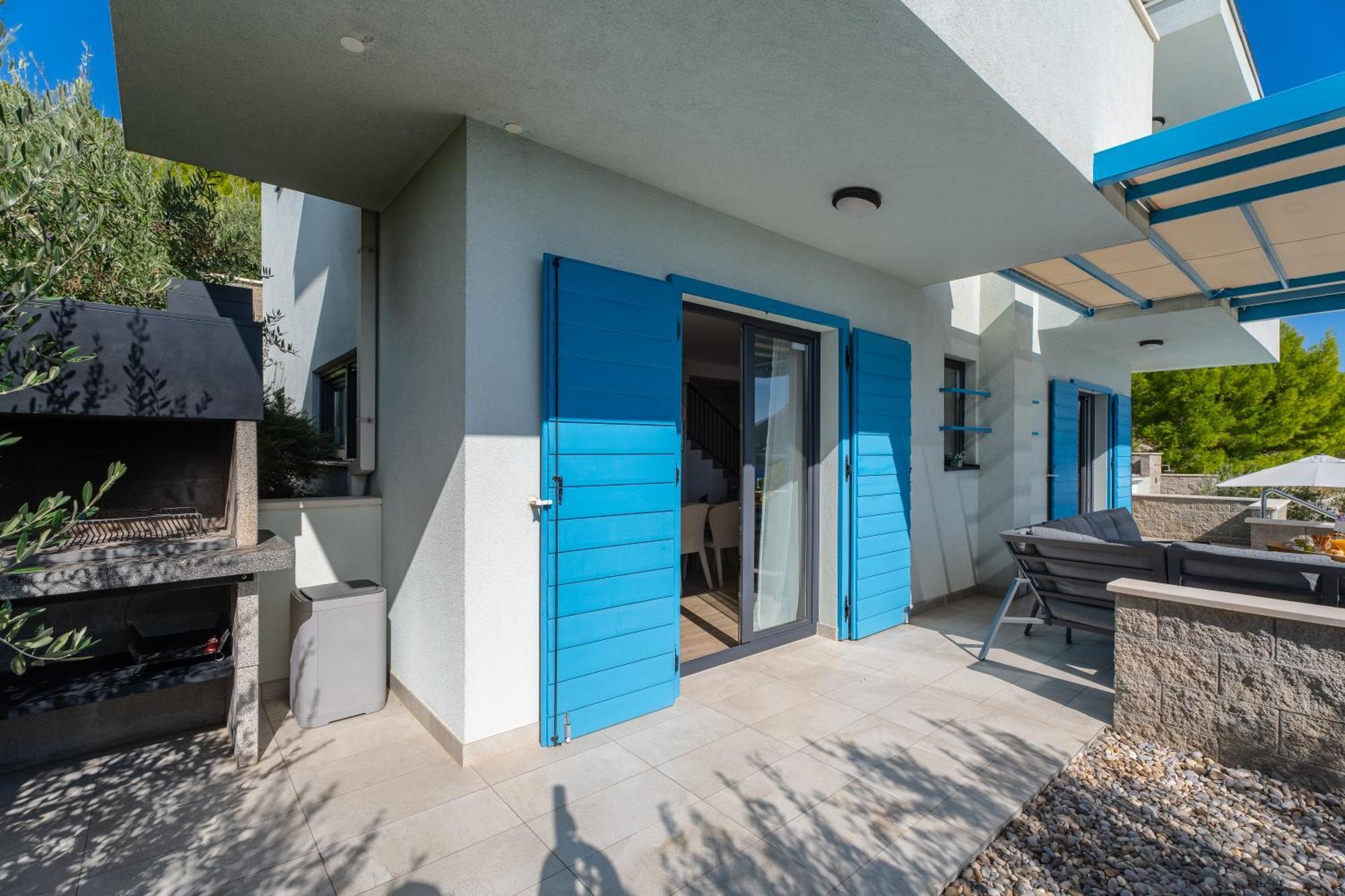 Villa Allegra With 32Msq Heated Pool, 300M Far From Sandy Beaches, Open Sea View Омиш Экстерьер фото