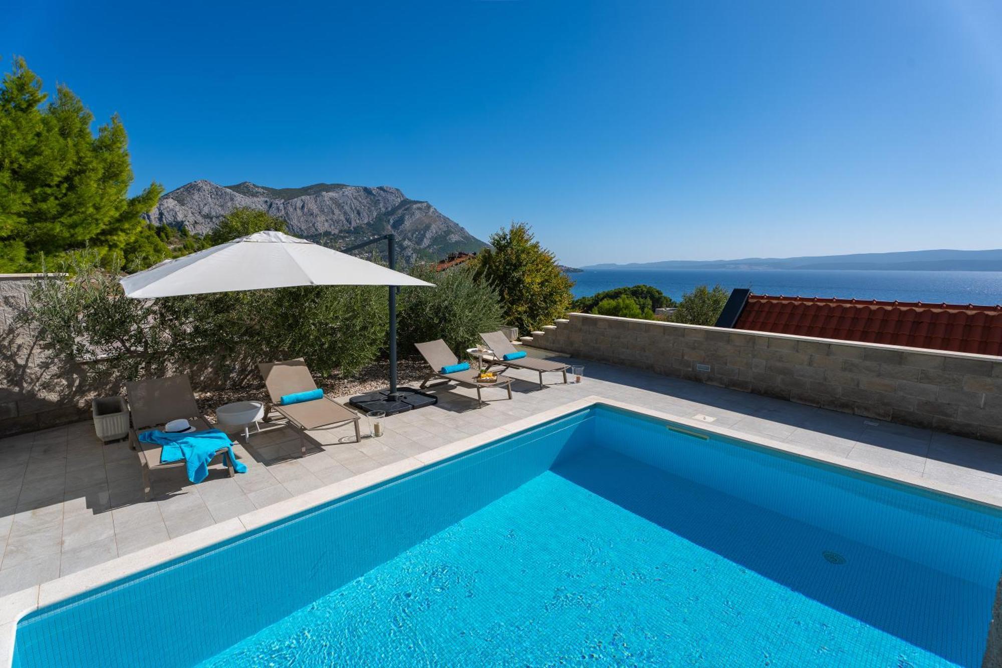 Villa Allegra With 32Msq Heated Pool, 300M Far From Sandy Beaches, Open Sea View Омиш Экстерьер фото
